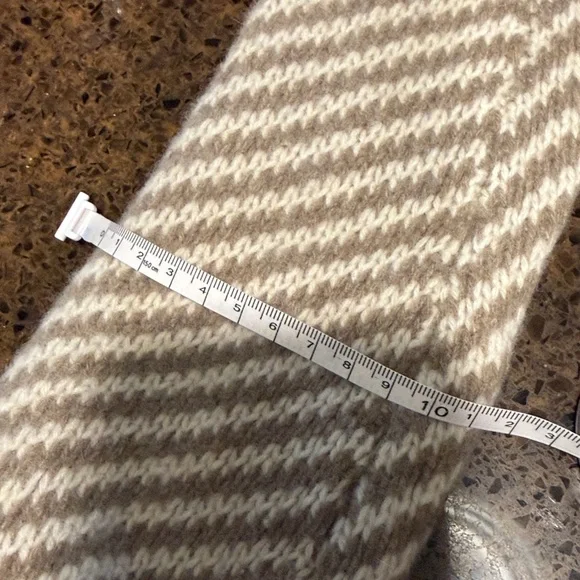 Sweater - Picture 5 of 7